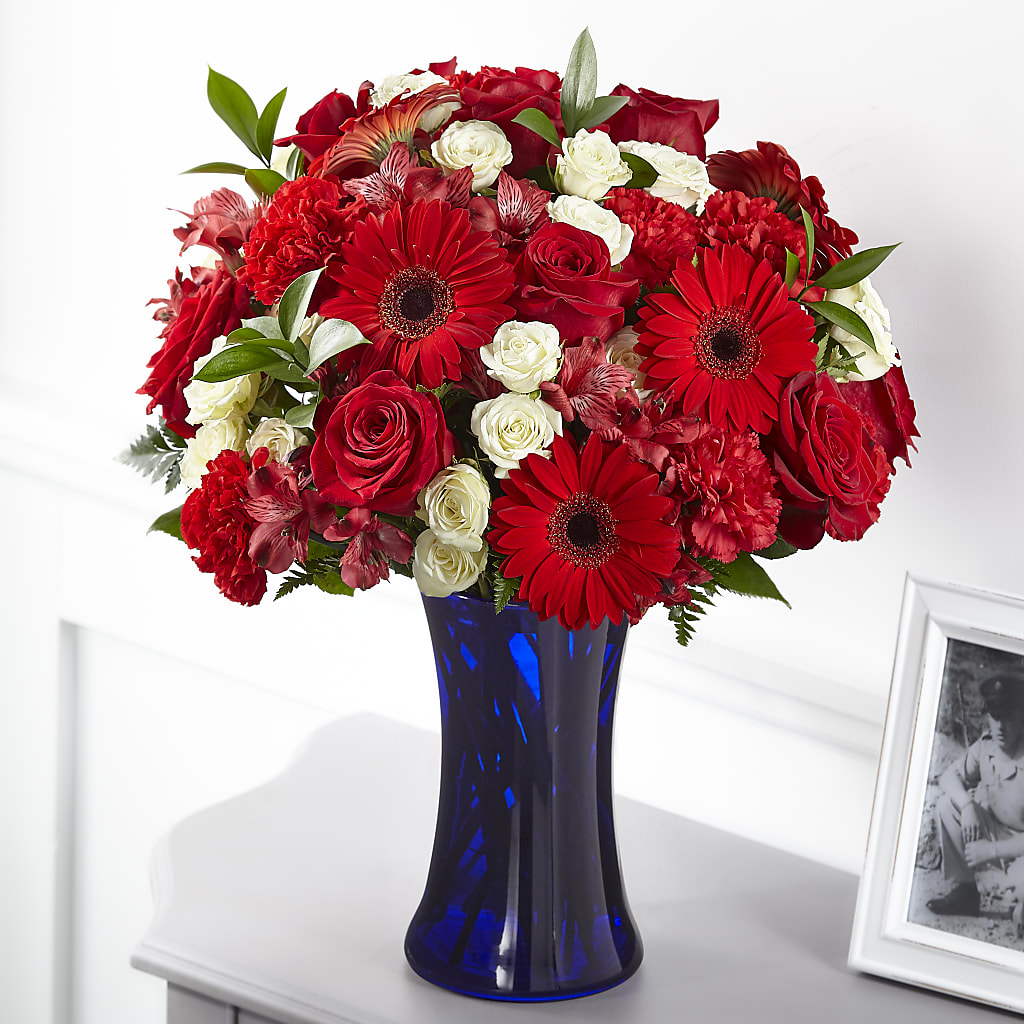 Hearts Embrace Bouquet – Park Merced Florist, Corona CA
