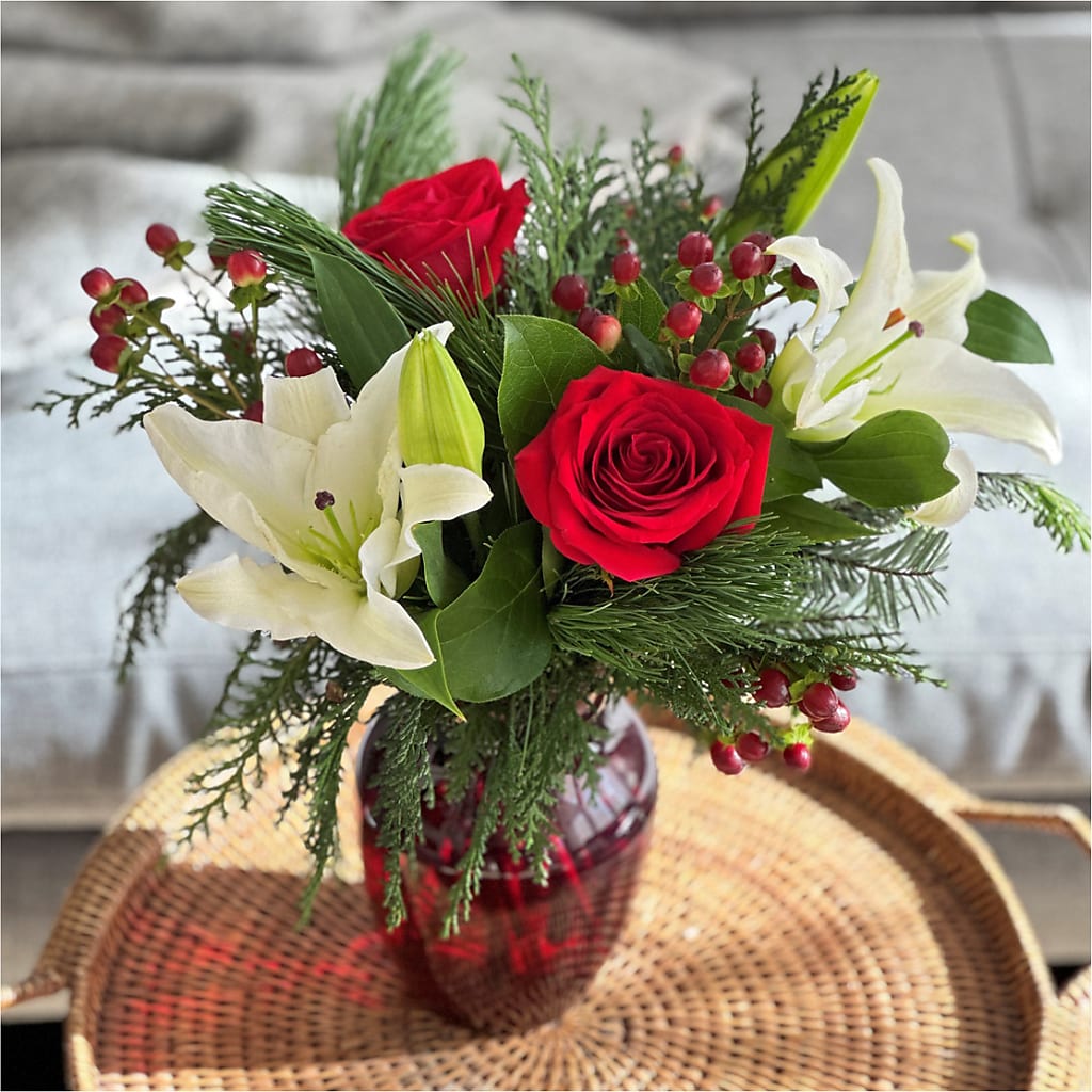 Evergreen Delight Bouquet – Park Merced Florist, Corona CA