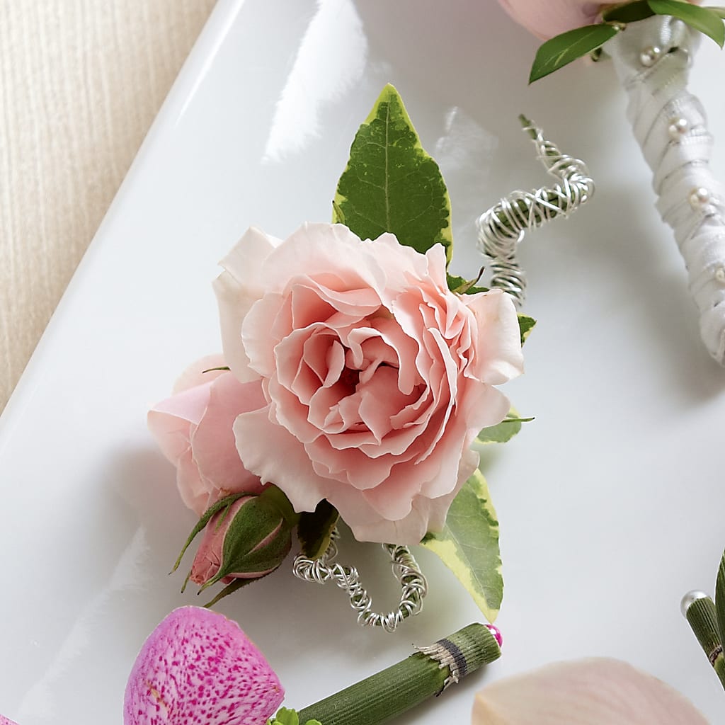 Pink Spray Rose Boutonniere – Park Merced Florist, Corona CA