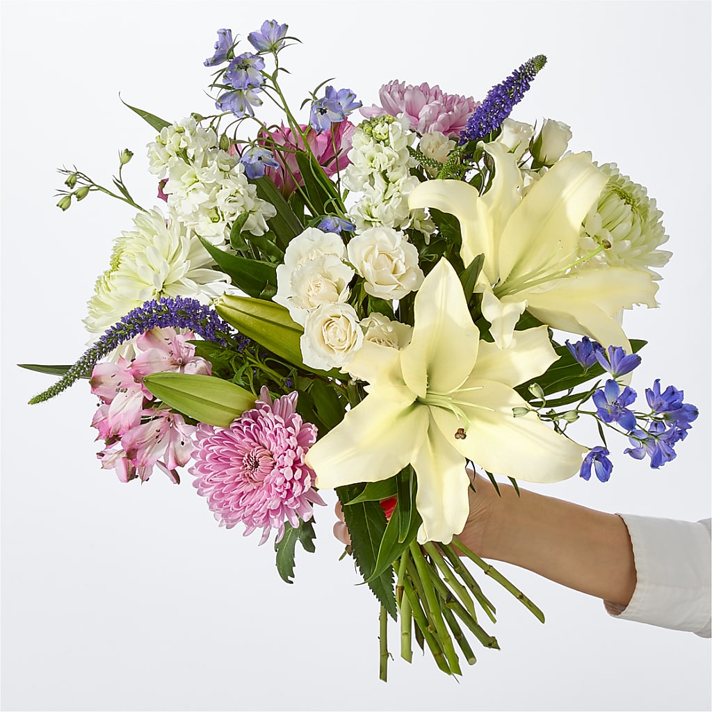 Winter Celebration Bouquet –  Park Merced Florist, Corona CA