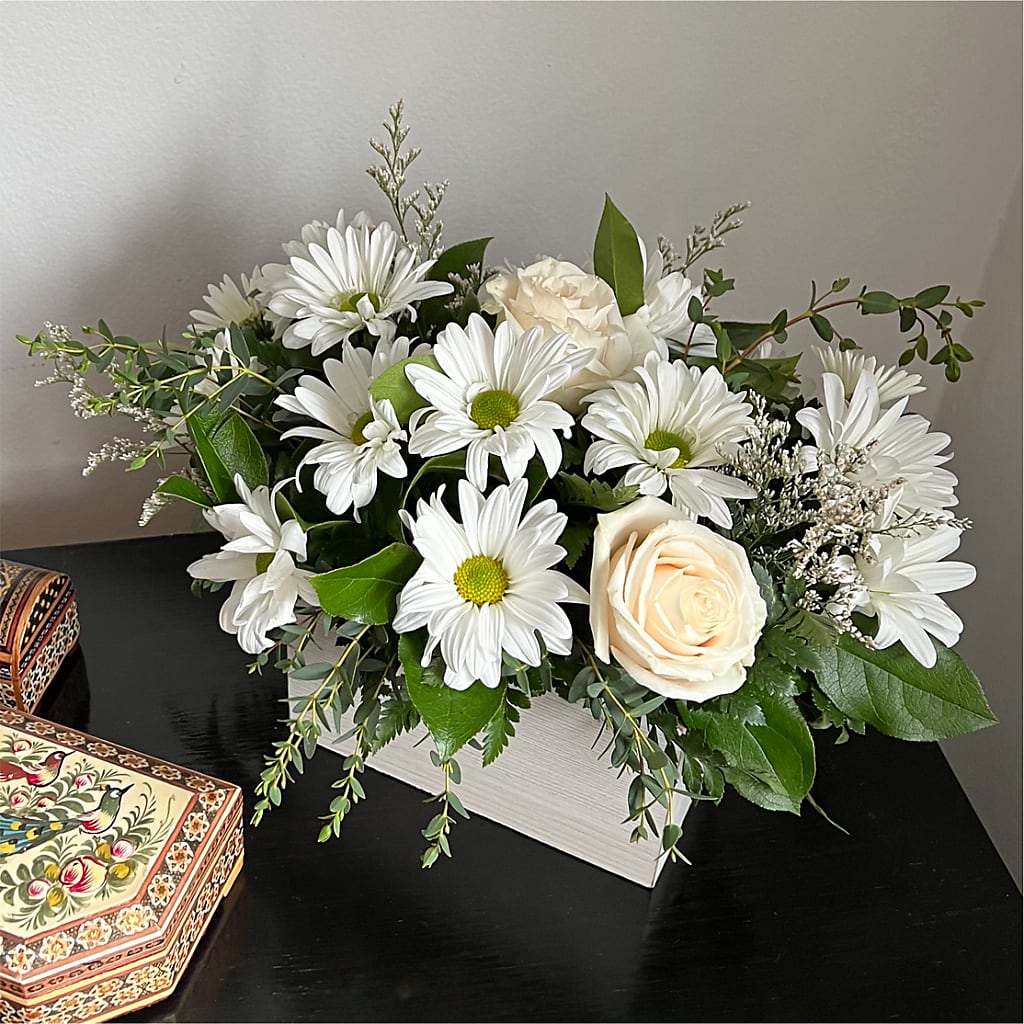 Fresh Linen Box Bouquet –  Park Merced Florist, Corona CA