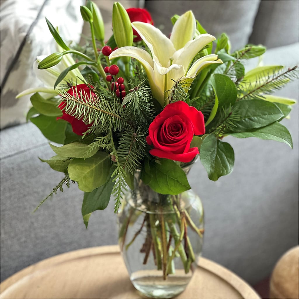 Sparkling Snowflakes Bouquet –  Park Merced Florist, Corona CA