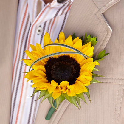 Free Spirit Boutonniere –  Park Merced Florist, Corona CA